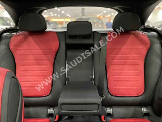 2023 مرسيدس - بنز جي إل سي 200