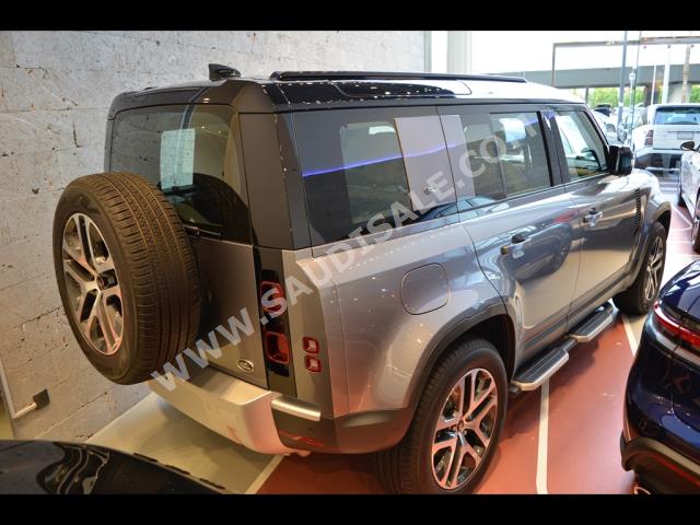 2023 لاند روفر ديفيندر