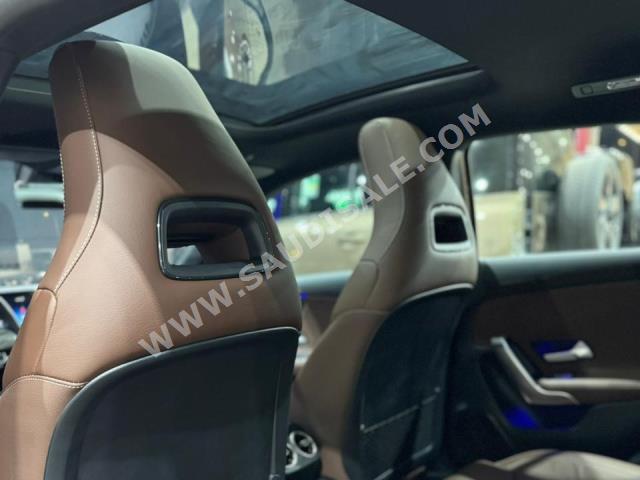 2022 مرسيدس - بنز أي 200