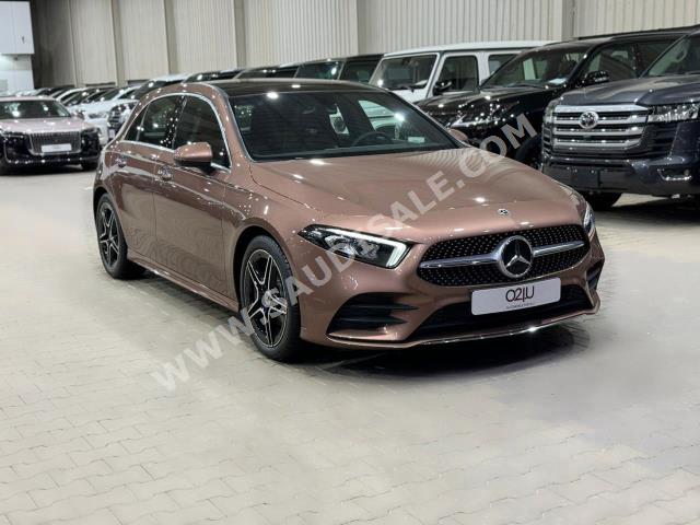 2022 مرسيدس - بنز أي 200