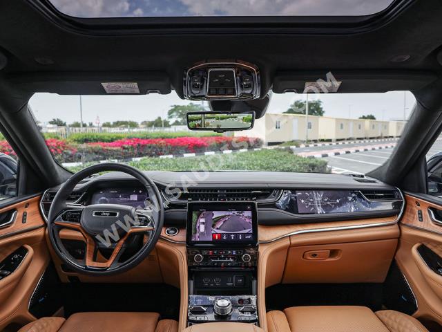 2023 Jeep Grand Cherokee Summit