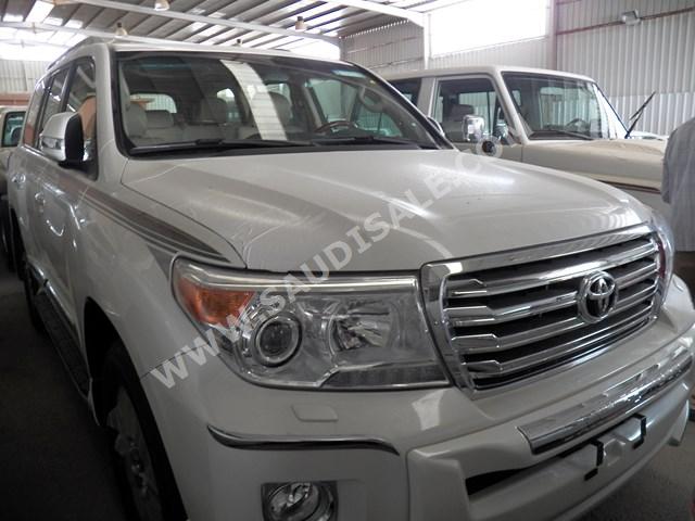 2014 Toyota Land Cruiser GXR