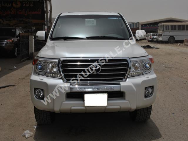 2013 Toyota Land Cruiser GXR
