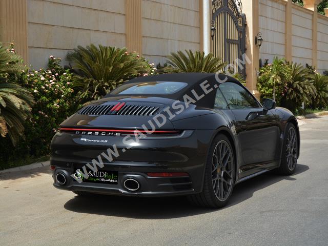 2020 Porsche 911 Carrera 4S