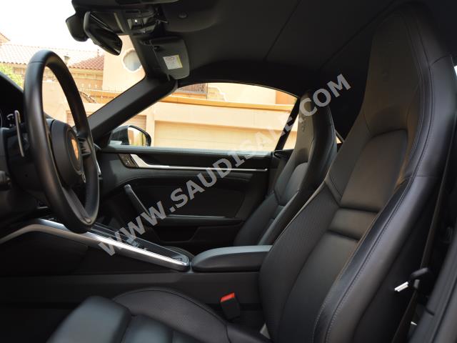2020 Porsche 911 Carrera 4S