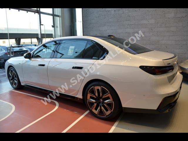 2023 بي ام دبليو الفئة السابعة 760 إل أي