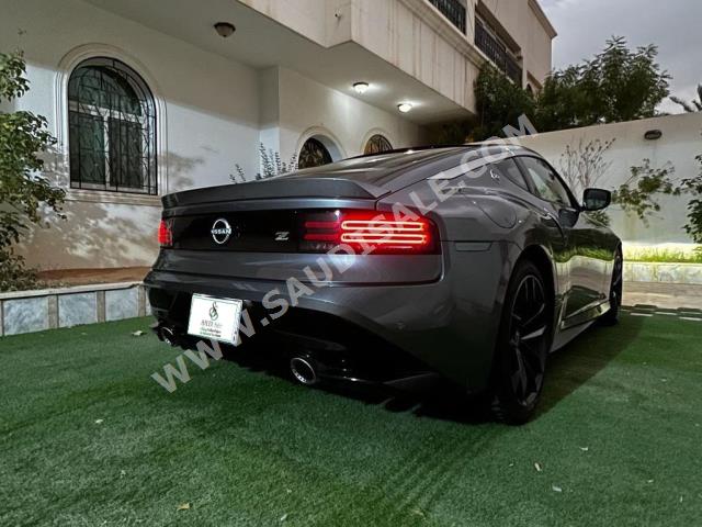 2023 نيسان زد 370