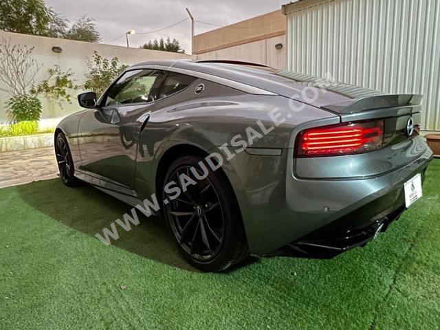 2023 نيسان زد 370