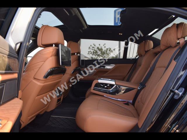 2020 بي ام دبليو الفئة السابعة 740 إل أي