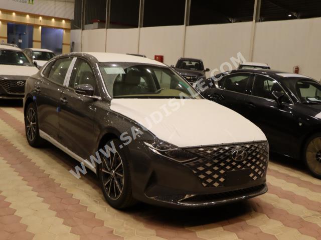 2023 هيونداي ازيرا
