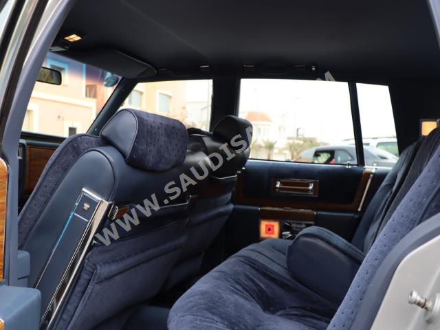 1984 كاديلاك ديفيل