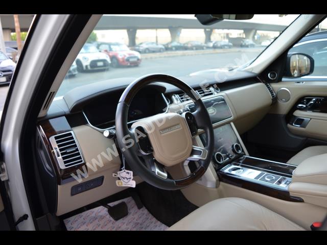 2020 لاند روفر رينج روفر فوج اس اي