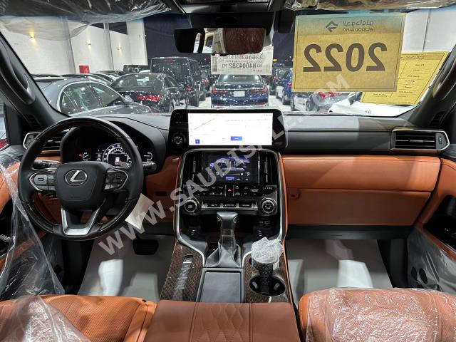 2022 لكزس إل إكس 600 في أي بي