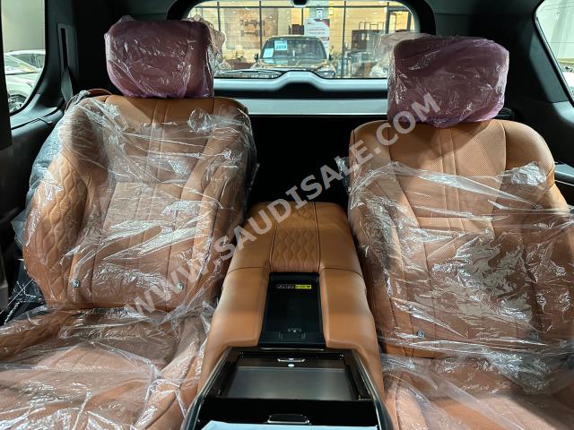 2022 لكزس إل إكس 600 في أي بي