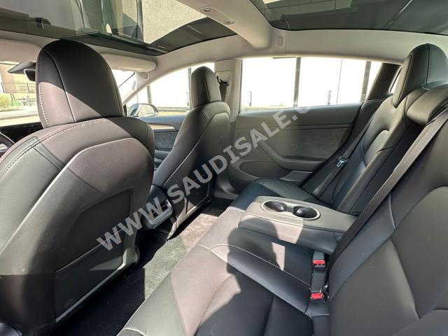 2022 تيسلا 3موديل