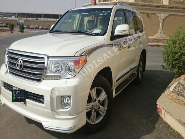 2013 Toyota Land Cruiser VXR