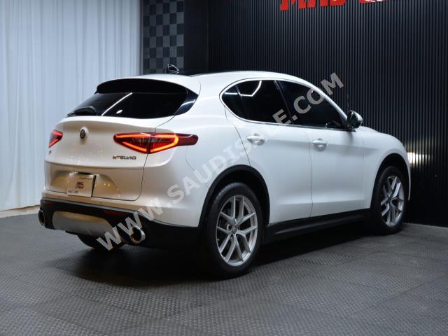 2018 الفا روميو ستيلفيو