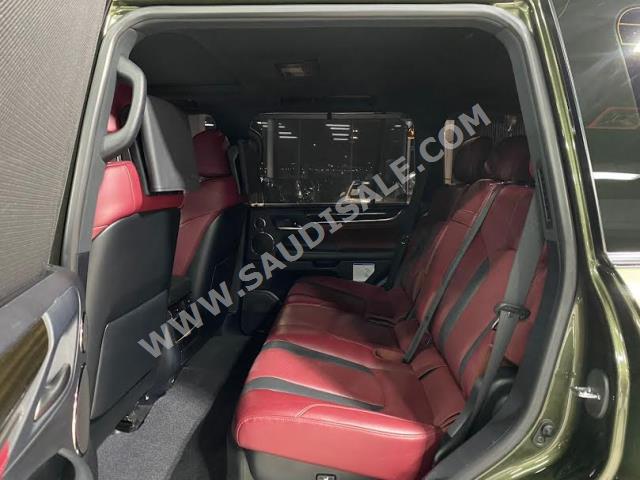 2021 لكزس إل إكس 570