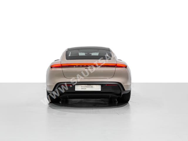 2023 بورش تايكان