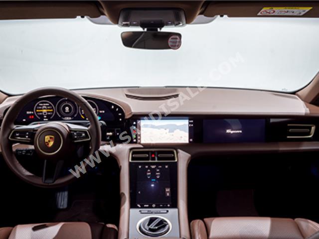 2023 بورش تايكان