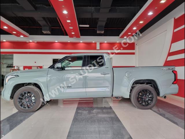 2022 تويوتا تندرا كريو ماكس اس ار 5