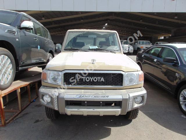 2016 تويوتا لاند كروزر ربع