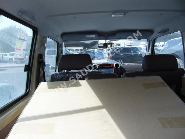 2016 تويوتا لاند كروزر ربع