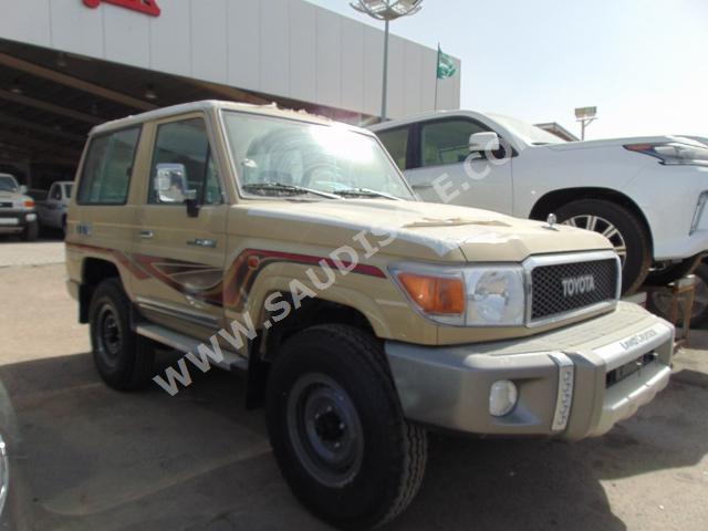 2016 تويوتا لاند كروزر ربع