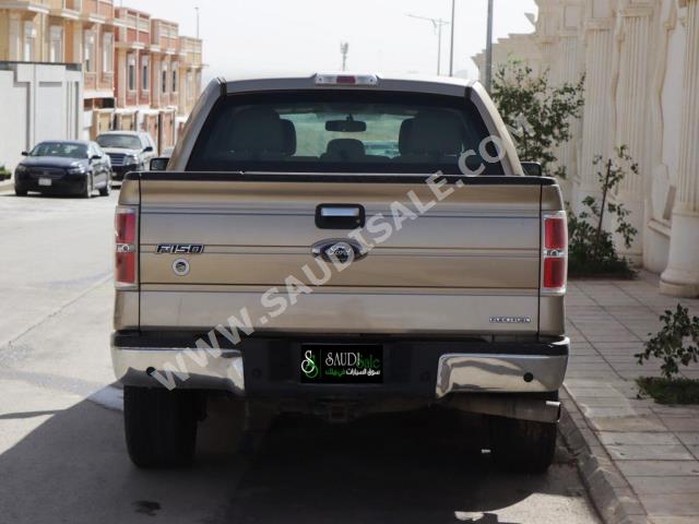 2014 فورد اف 150 اكس ال تي