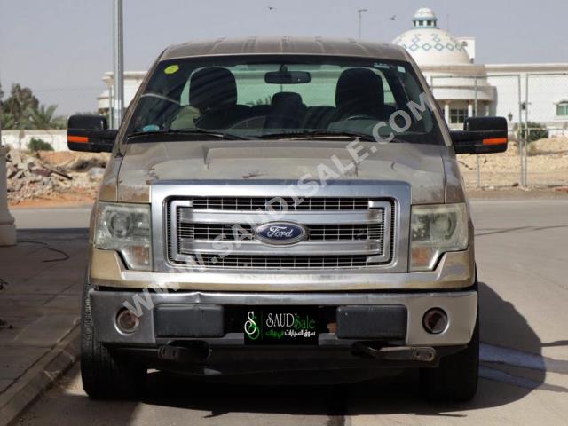 2014 فورد اف 150 اكس ال تي