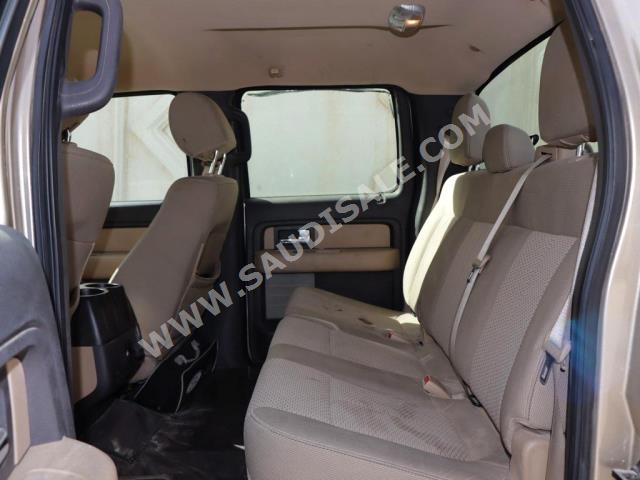 2014 فورد اف 150 اكس ال تي