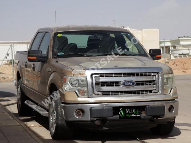 2014 فورد اف 150 اكس ال تي