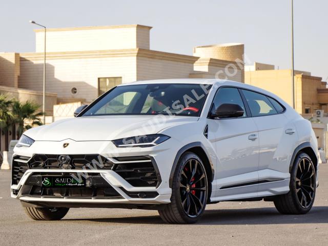 2021 لمبرجيني اوروس