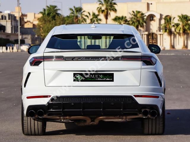 2021 لمبرجيني اوروس