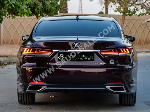 2019 لكزس إل إس 350