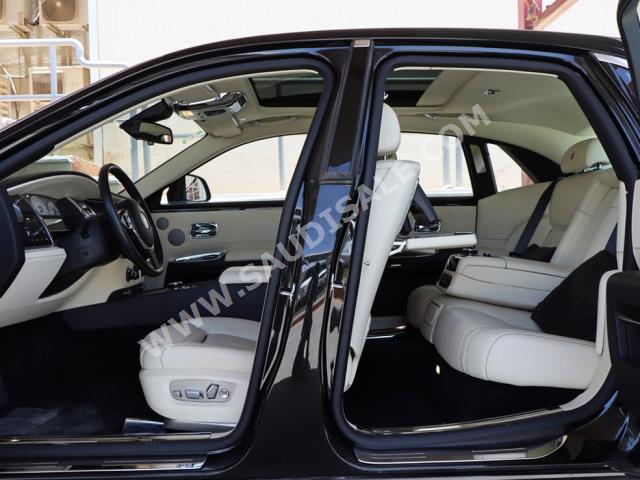 2016 رولز رويس قوست