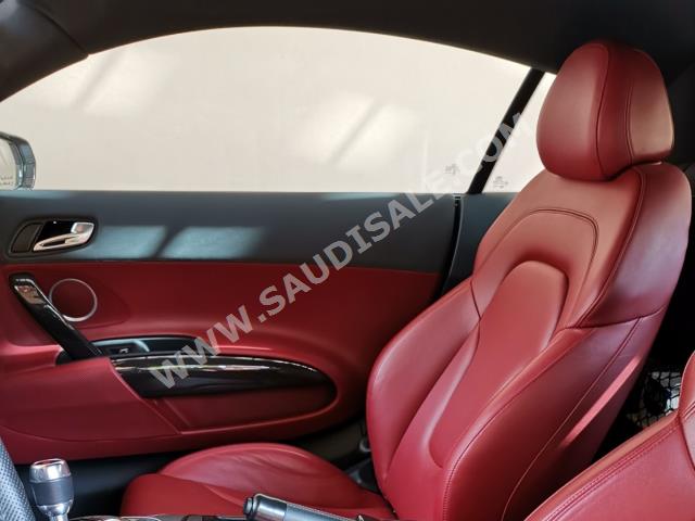 2015 اودي ار 8