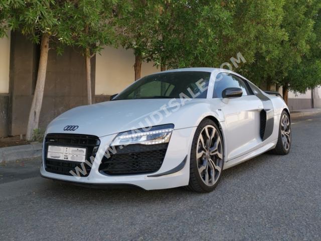 2015 اودي ار 8