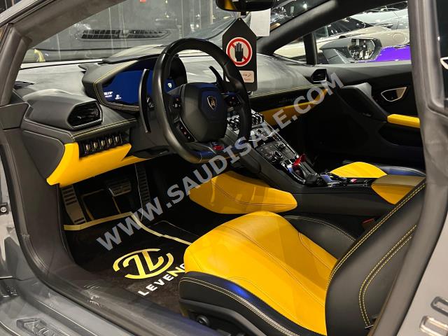 2016 لمبرجيني هوراكان