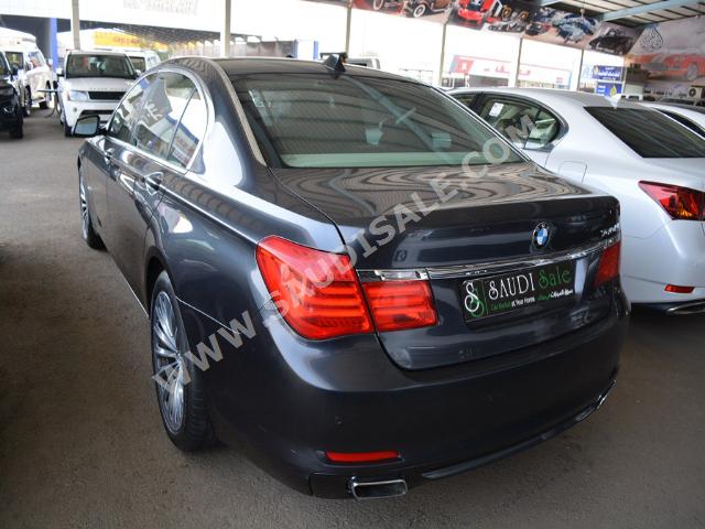 2009 BMW 7 Series 740Li