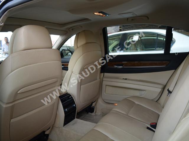 2009 BMW 7 Series 740Li