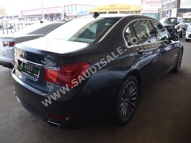 2009 BMW 7 Series 740Li