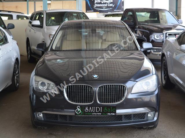 2009 BMW 7 Series 740Li