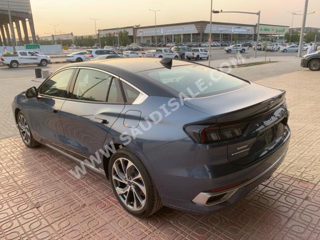 2023 فورد توروس