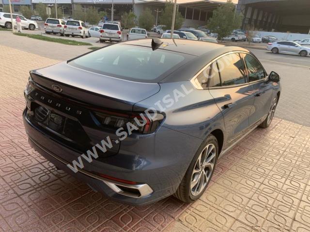 2023 فورد توروس