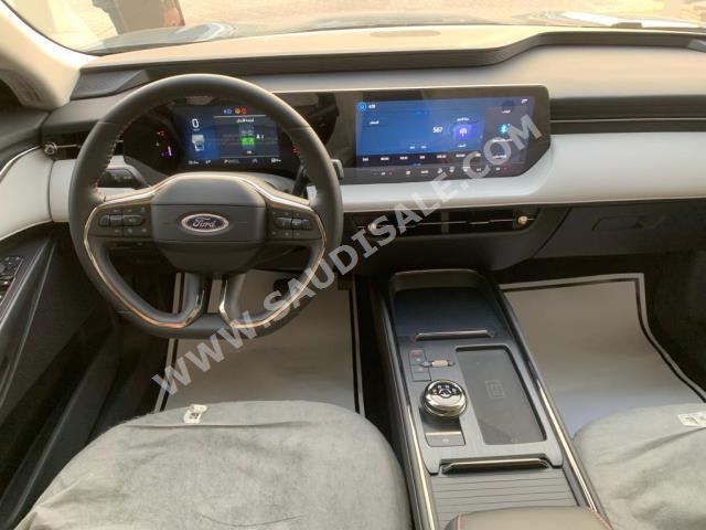 2023 فورد توروس