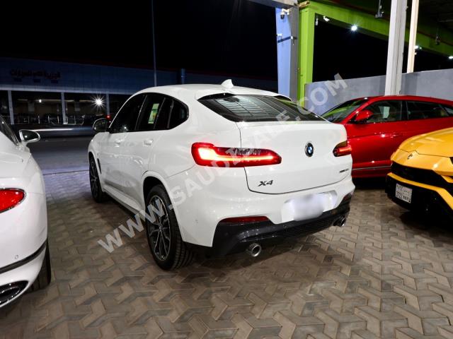 2021 بي ام دبليو الفئة اكس 4