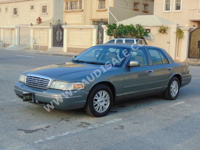 2004 فورد كراون فكتوريا