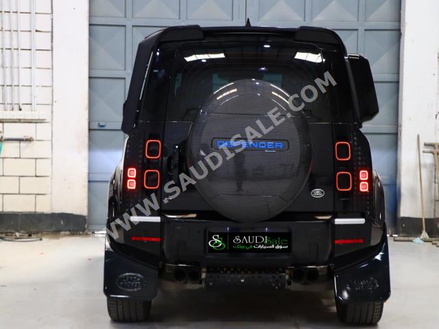 2023 لاند روفر ديفيندر 90