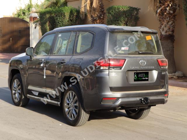 2023 تويوتا لاند كروزر جي اكس ار4